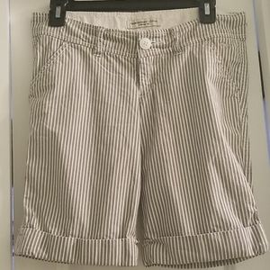 Abercrombie & Fitch low rise bermuda style striped
